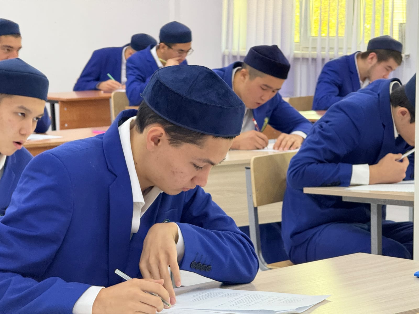 Әбу Ханифа медресе-колледжінде аралық бақылау өтті