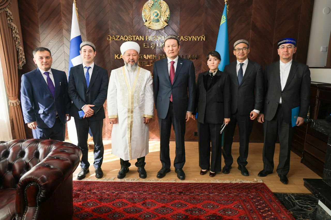 ВЕРХОВНЫЙ МУФТИЙ ВСТРЕТИЛСЯ С ПОСЛОМ КАЗАХСТАНА В ФИНЛЯНДСКОЙ РЕСПУБЛИКЕ