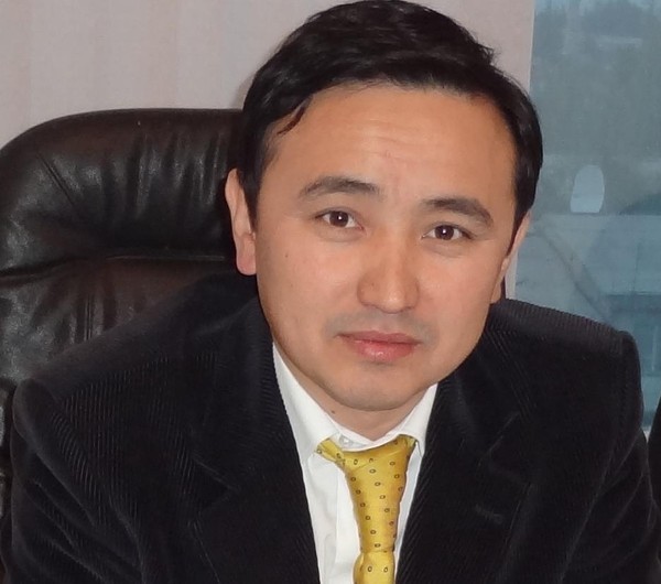 Қыздар, маған минет жасап беріңдерші.