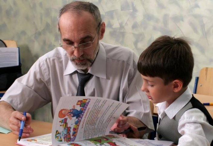 Буратиноның бетіндегі белдіктегі порно