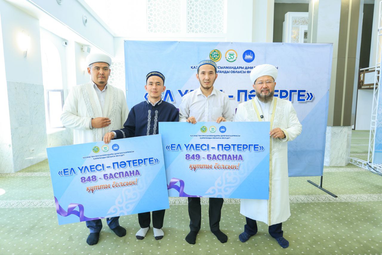 Ыстық балапандармен порно Ерекше письки бар қыз