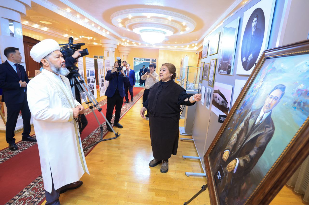 ОРГАНИЗОВАНА СПЕЦИАЛЬНАЯ ВЫСТАВКА ПО СЛУЧАЮ 140-ЛЕТИЯ МЫРЖАКЫПА ДУЛАТУЛЫ