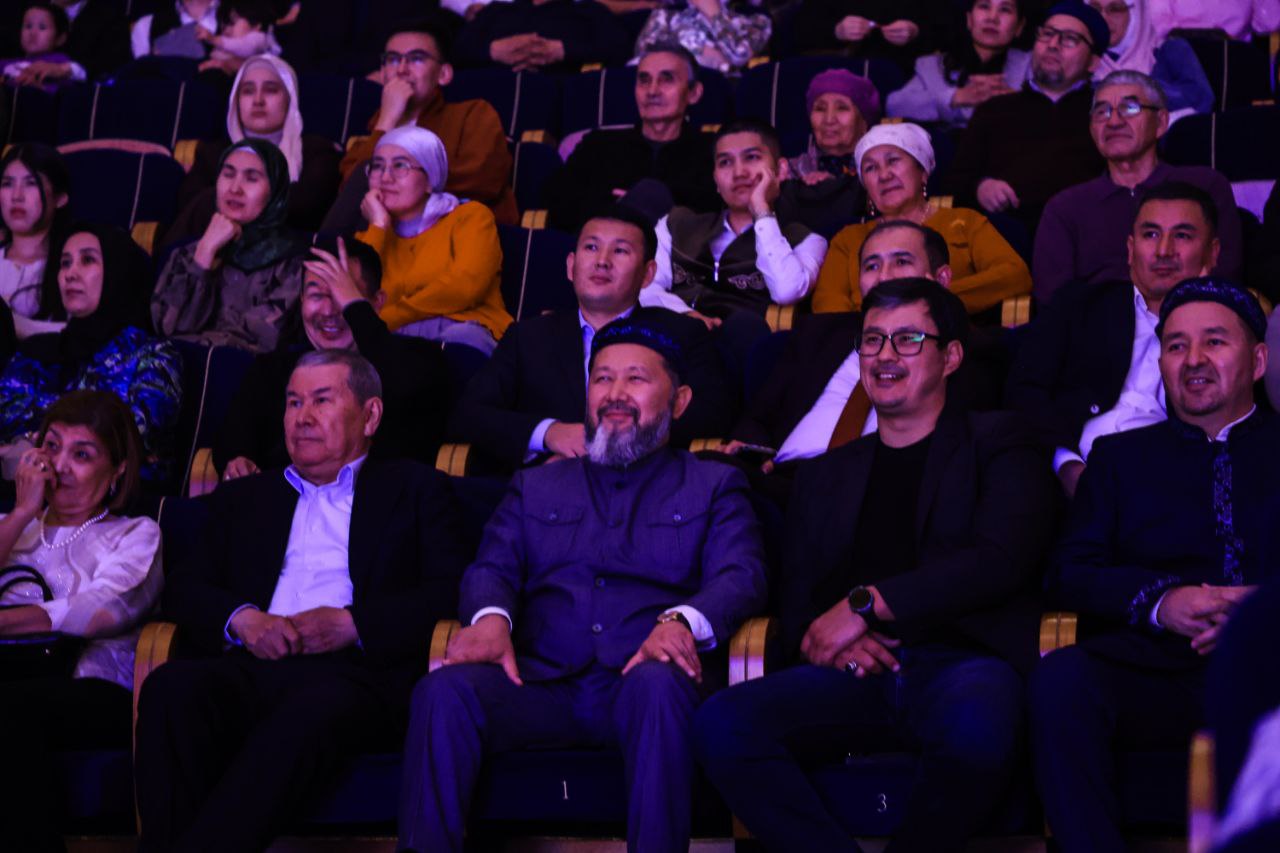 Эротикалық театр қойылымдарын көріңіз