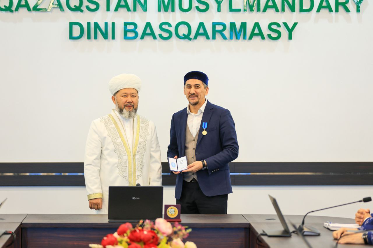 ҚМДБ ҚЫЗМЕТКЕРІ МЕМЛЕКЕТТІК НАГРАДАМЕН МАРАПАТТАЛДЫ