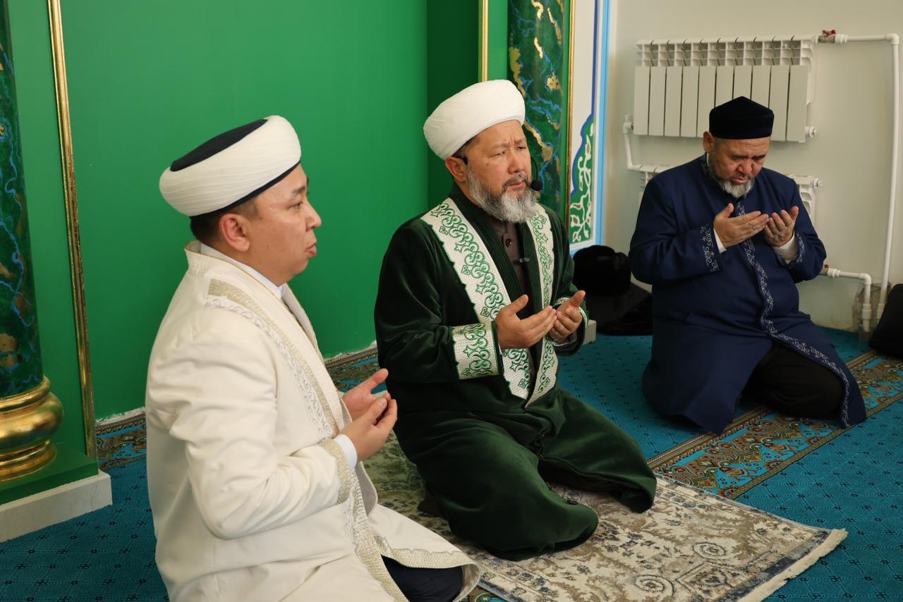 БАС МҮФТИ ЖАҢА МЕШІТТЕ ЖҰМА НАМАЗЫН ЖҮРГІЗДІ