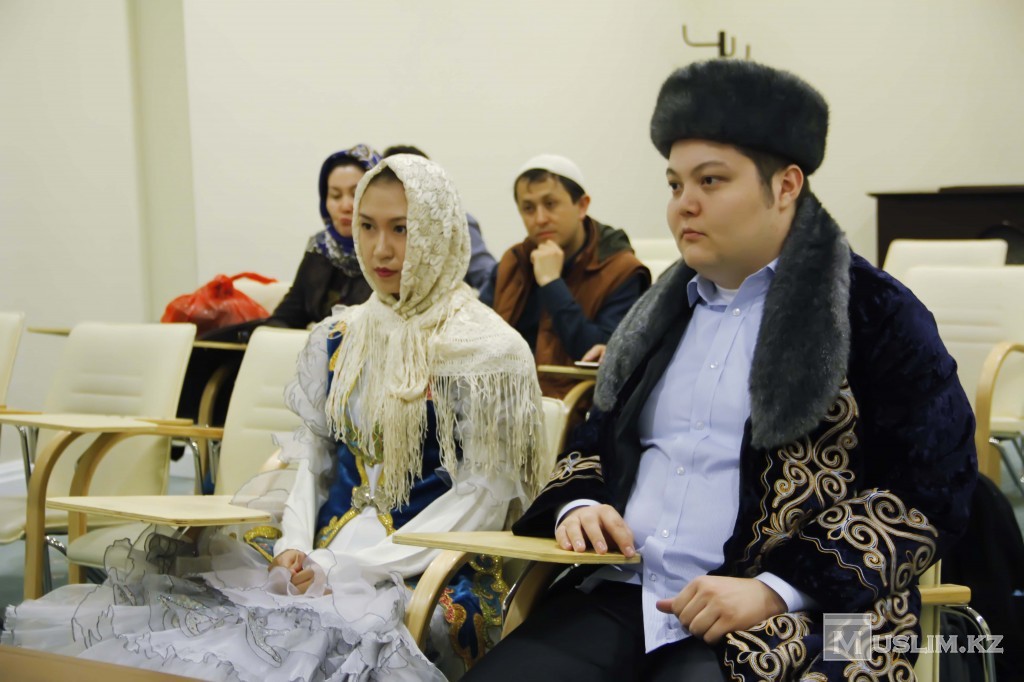 Клитор сағатының басын ұстау