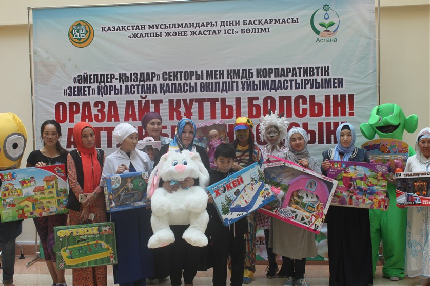 Пизда ит стиліндегі әйелінің порно видеолары Лесби және транс оргия