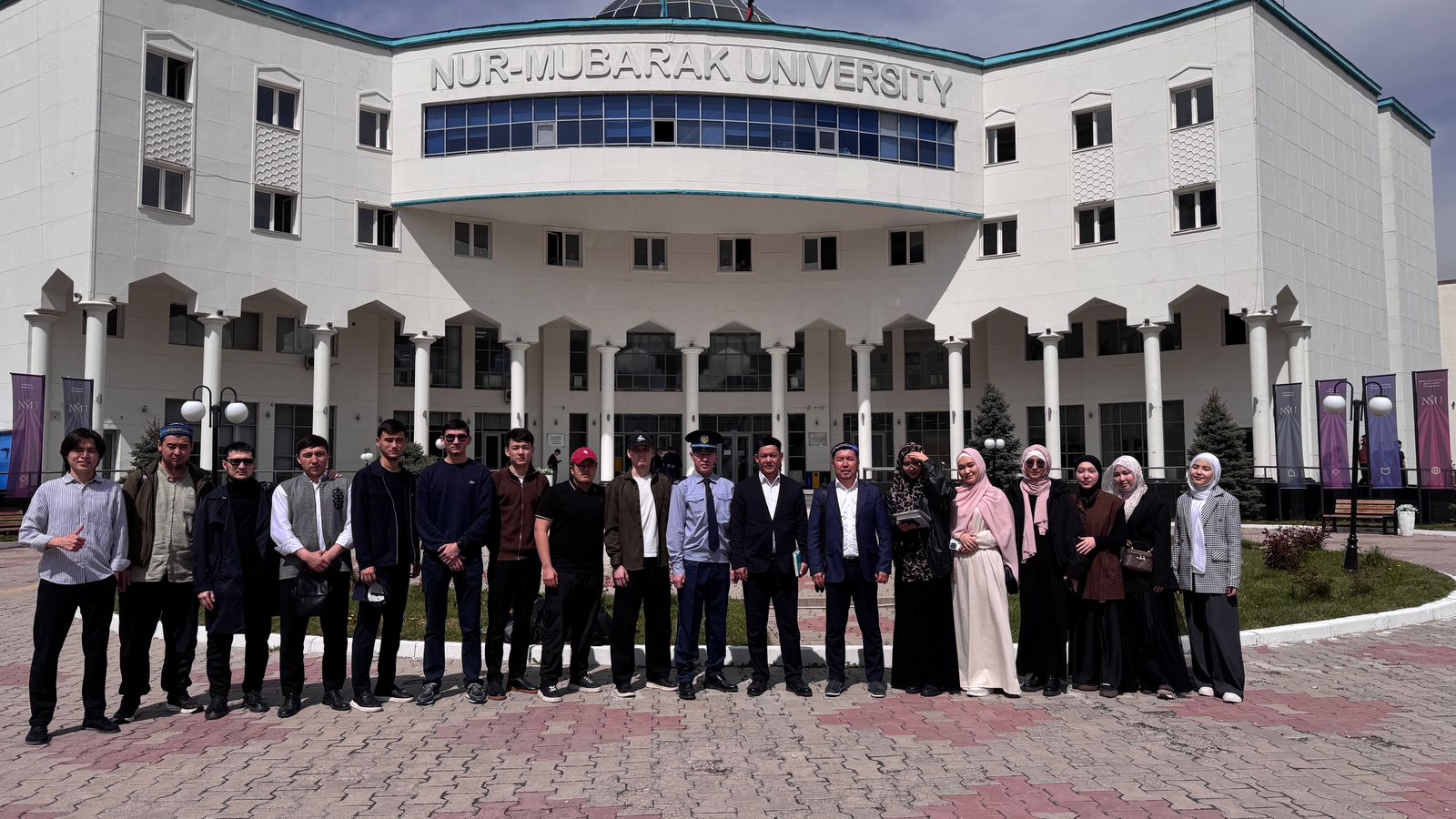 Ақтөбе: Бас имамы «Нұр Мүбарак» Египет ислам мәдениеті университеті-те білім алып жатқан ақтөбелік түлектермен кездесті