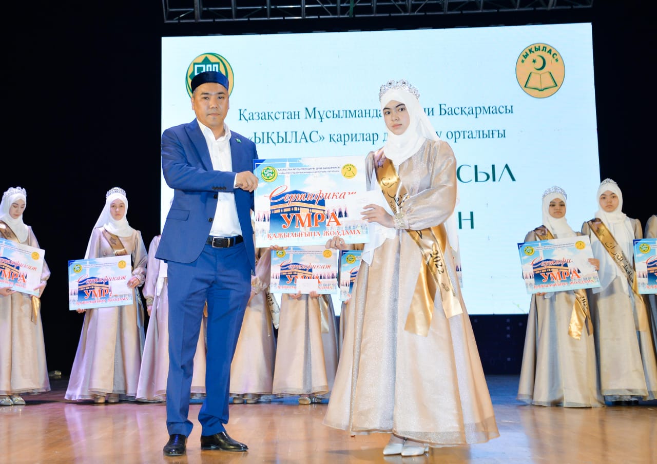 Актриса Оксана Алексеева Телефон арқылы жасырын түсірілген үйдегі орыс порносы