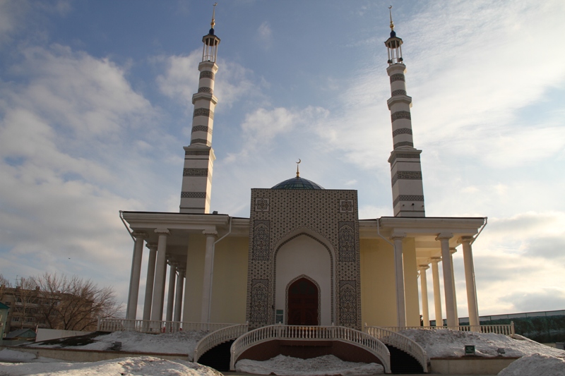 Үлкен өлшемді әйелдермен анальды секс видео Бассейндегі транс оргия