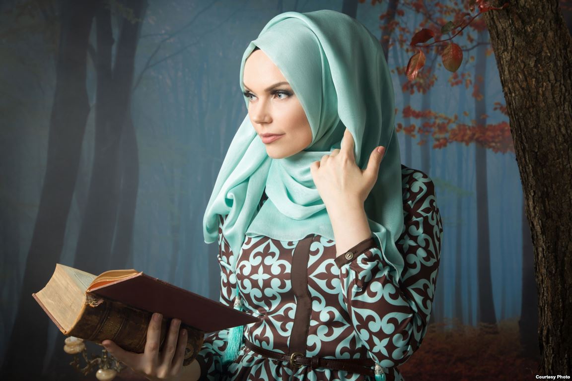 Камера алдында орыс қызы Камера алдында орыс қызы