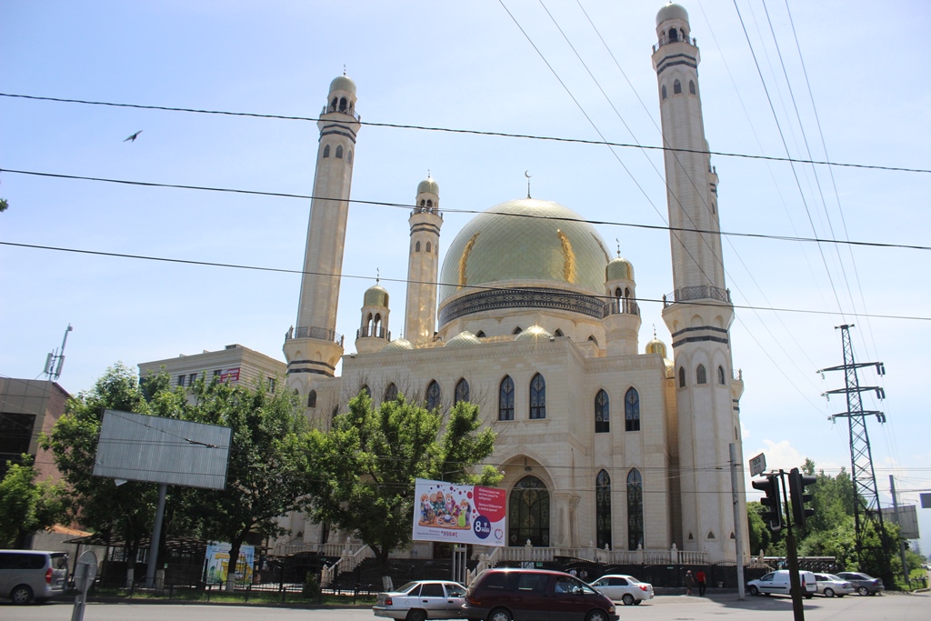 Город национального значения. Almaty: Baiken Mosque. Qalalar.