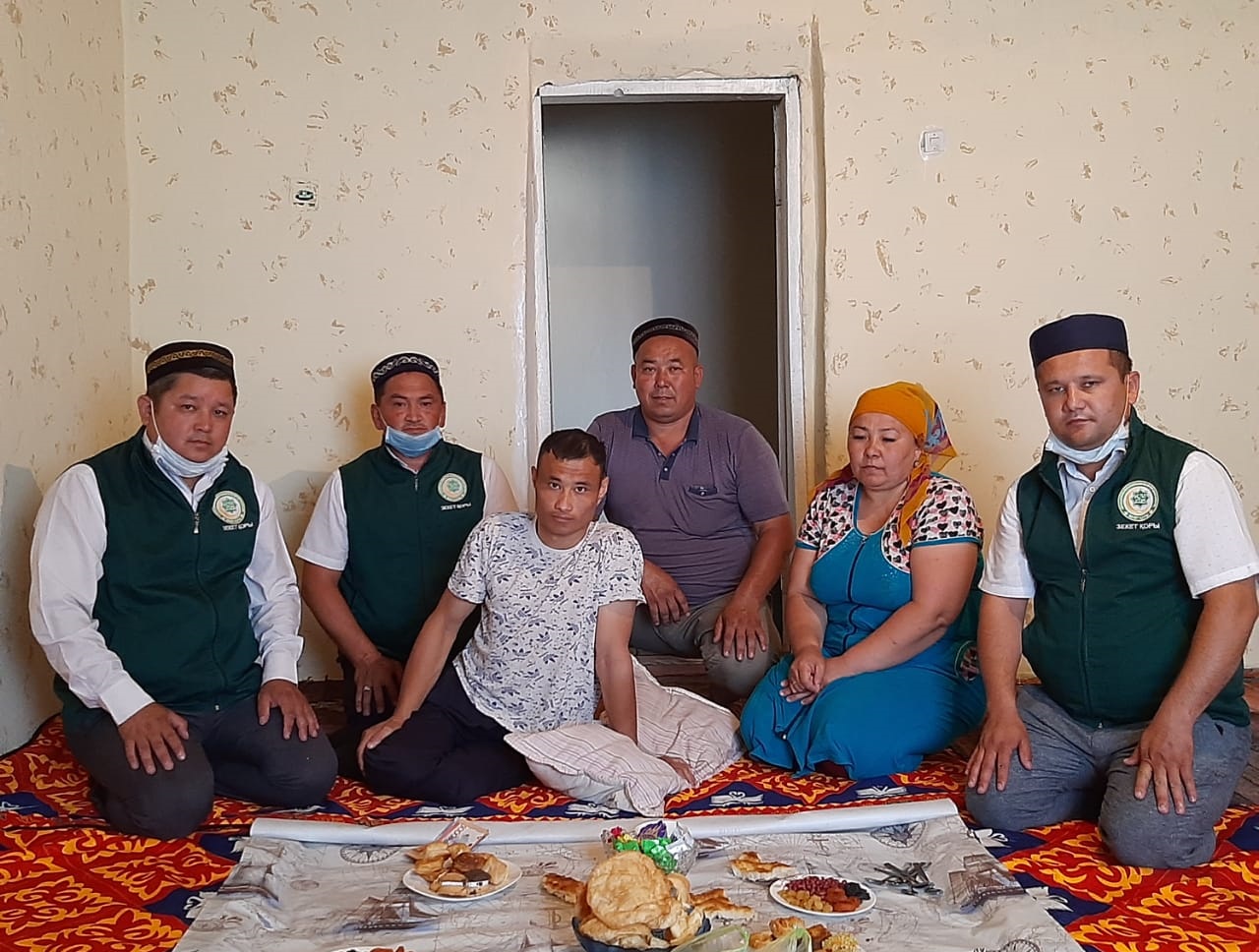 Түркістан: Ауыл тұрғынының отасына қаржы қосты