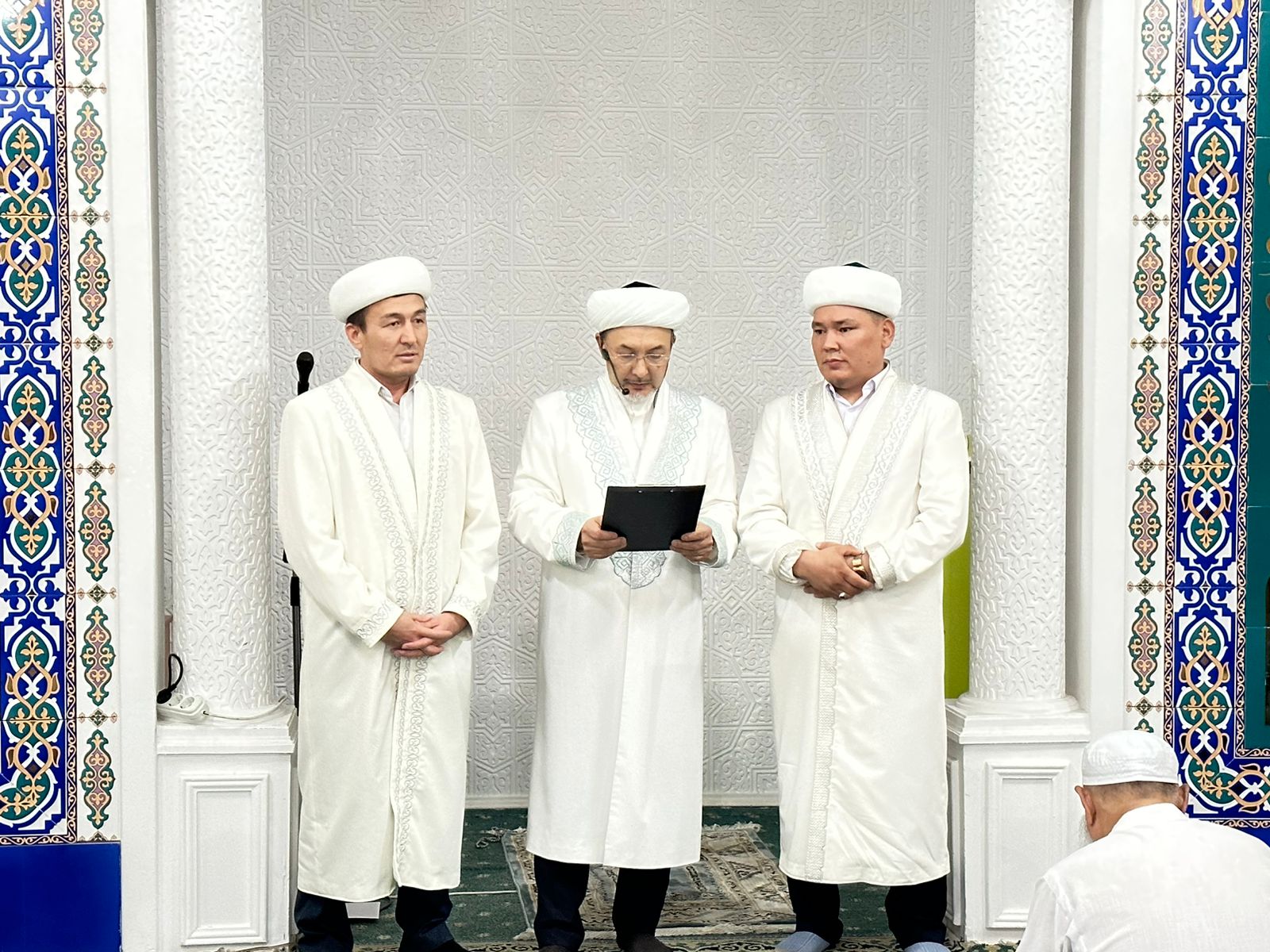 Прагадан порнографияны қараңыз