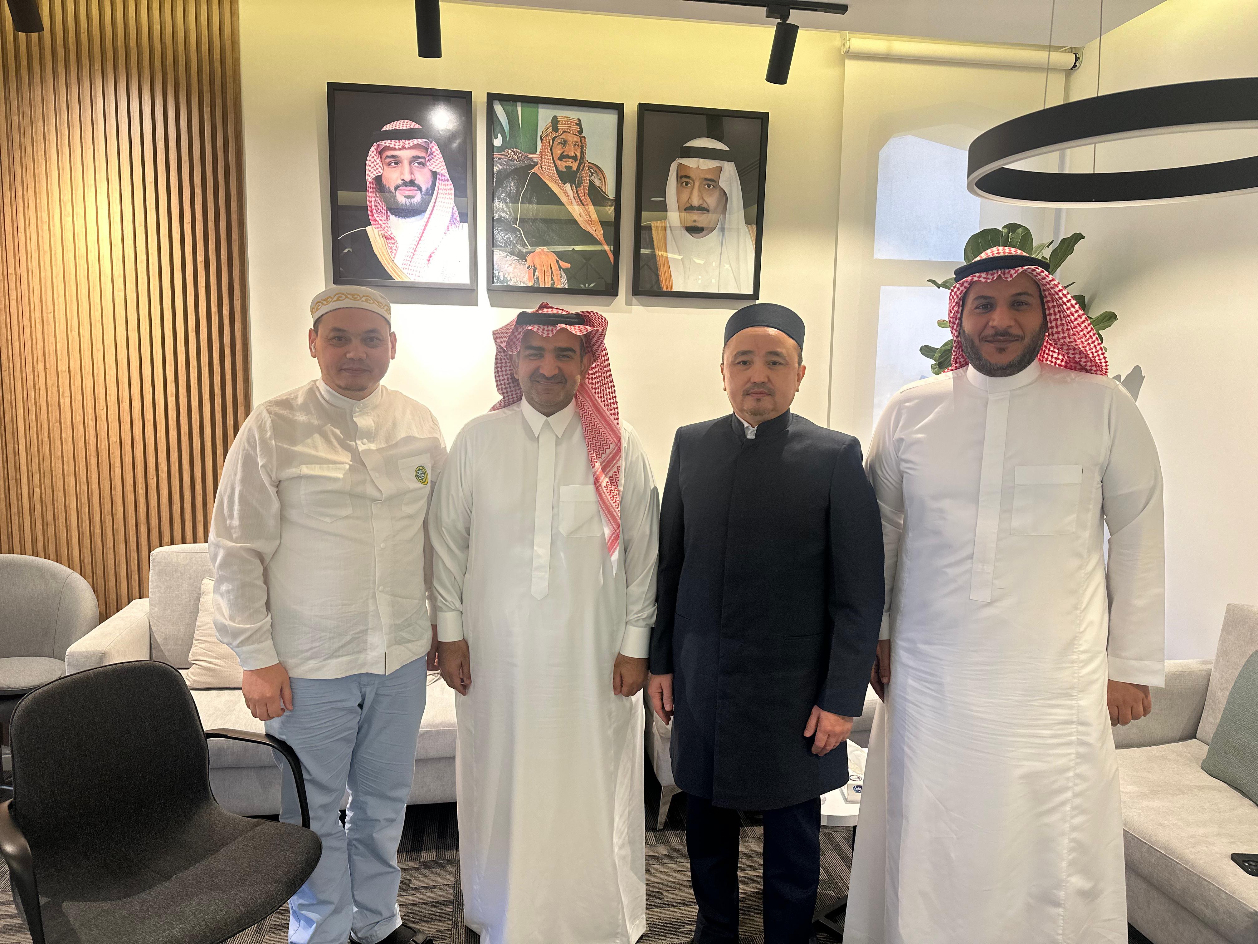 Өзін-өзі ұнататын онлайн порно фильмдерді қараңыз