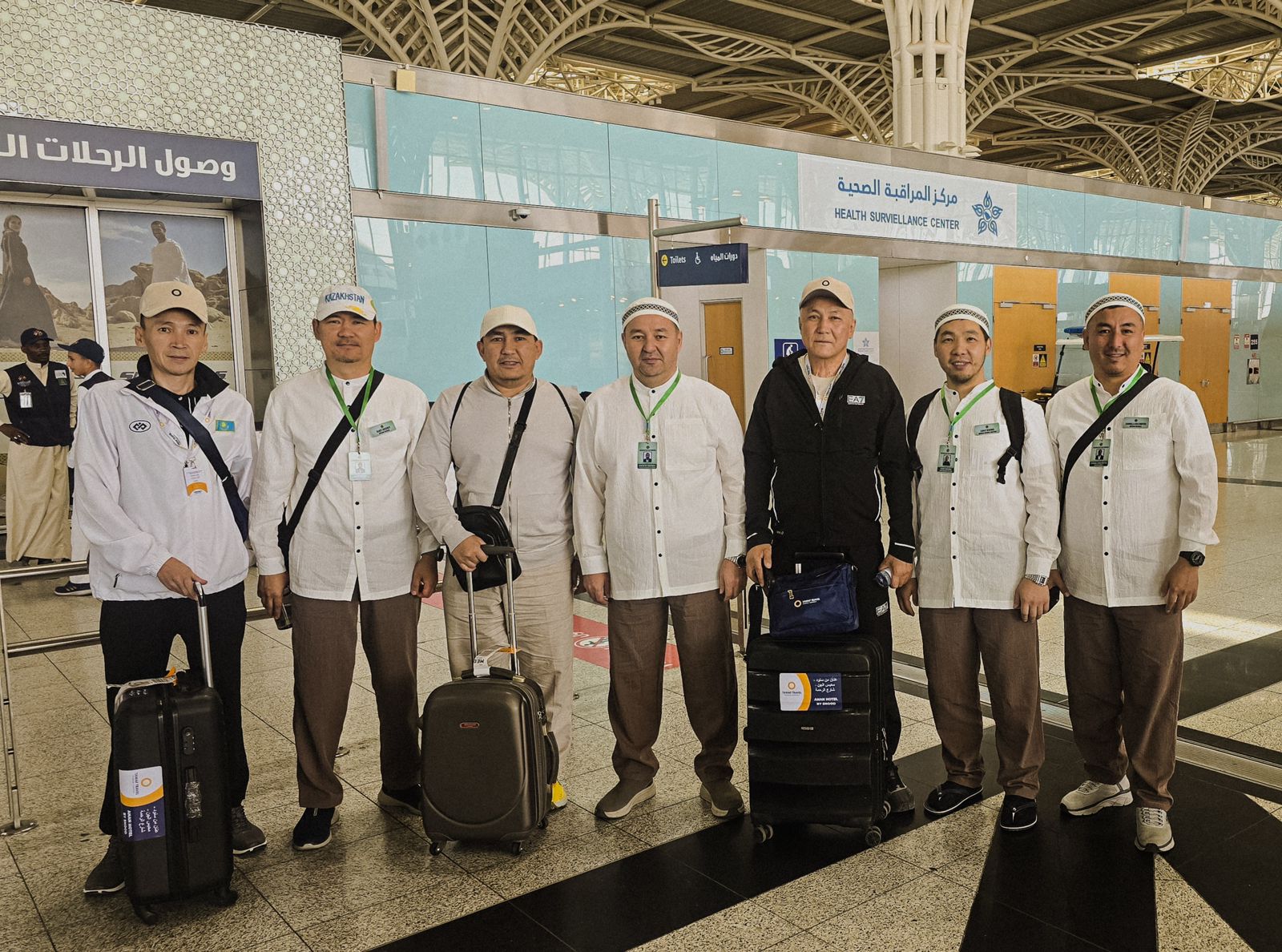 МИССИЯ ӨКІЛДЕРІ ҚАЖЫЛАРДЫҢ АЛҒАШҚЫ ЛЕГІН КҮТІП АЛДЫ (ФОТО)