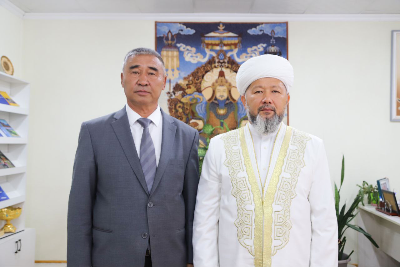 БАС МҮФТИ МОҢҒОЛИЯДА ҚҰРЫЛТАЙ ТӨРАҒАСЫМЕН КЕЗДЕСТІ