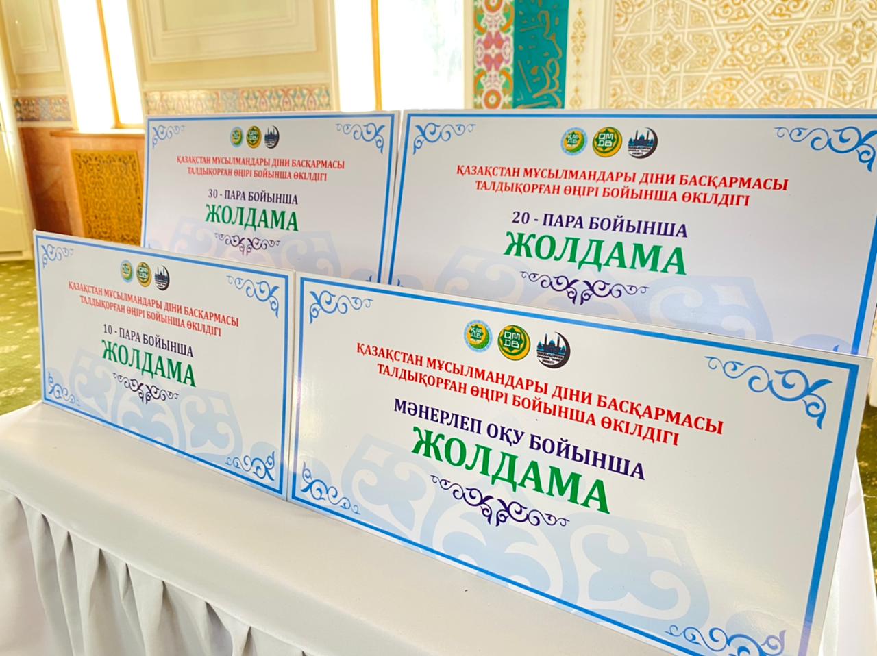 Орыс порносы: Ағасы әпкесін желіде қарап отырып, жұлқынып жатыр