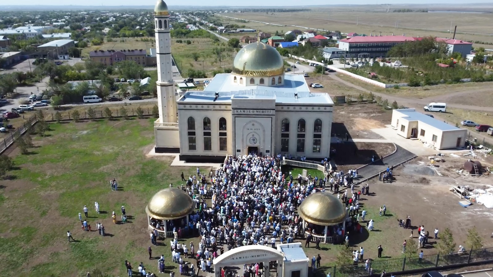 СҰРЫПТАУ БЕКЕТІНДЕ ЖАҢА МЕШІТ АШЫЛДЫ (ФОТО)