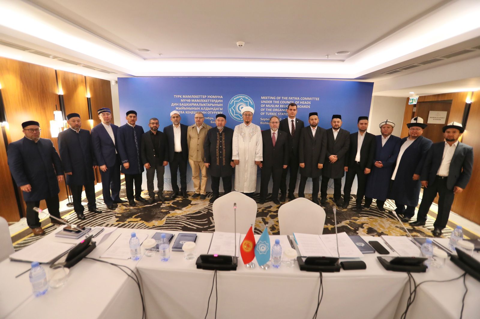 Порно: Қызы алғаш рет камера алдында әкесін трахает, жеке үй видеолары