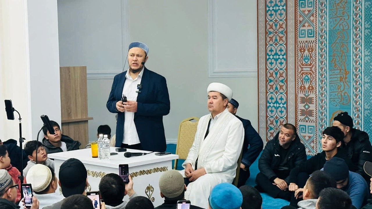 РАНТ мүшесі Ақтау жамағатымен жүздесті