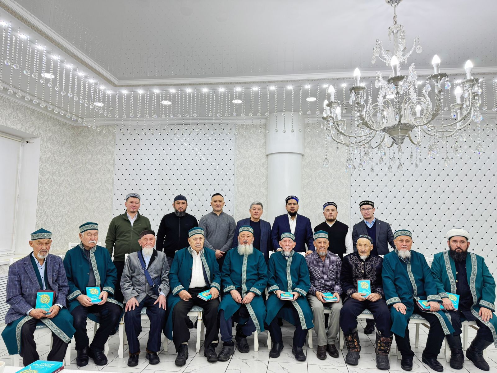 БҚО: Мешіт ақсақалдарына құрмет көрсетілді