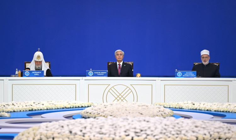 Жетілген жалаңаш қыздардың үйдегі фотосуреттері