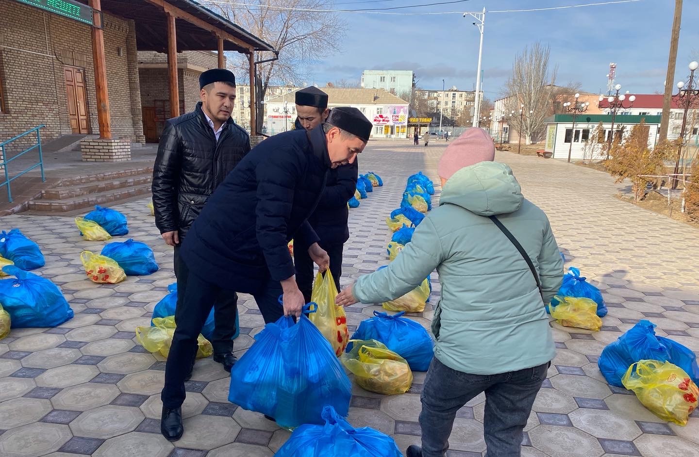 Қызылорда: Тарихи мешітте 50 отбасыға көмек берілді