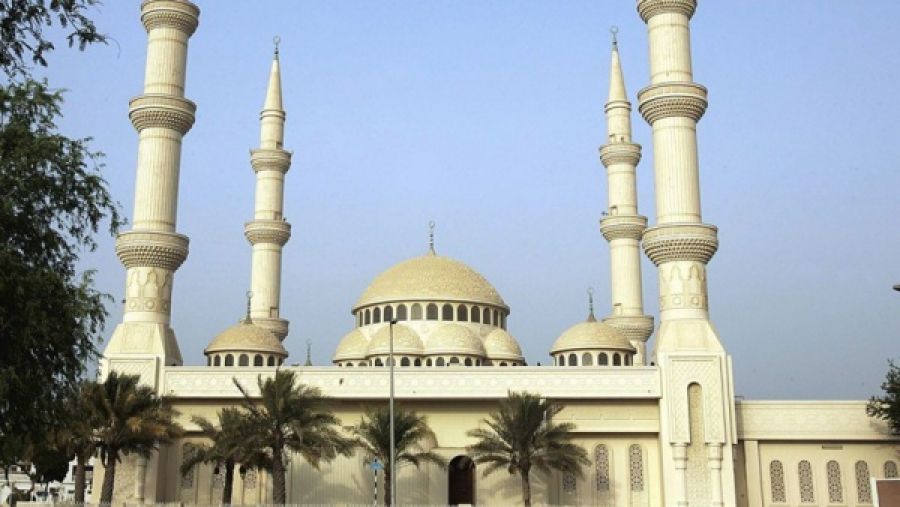 Бойы қысқа, сексі үлкен жігіт