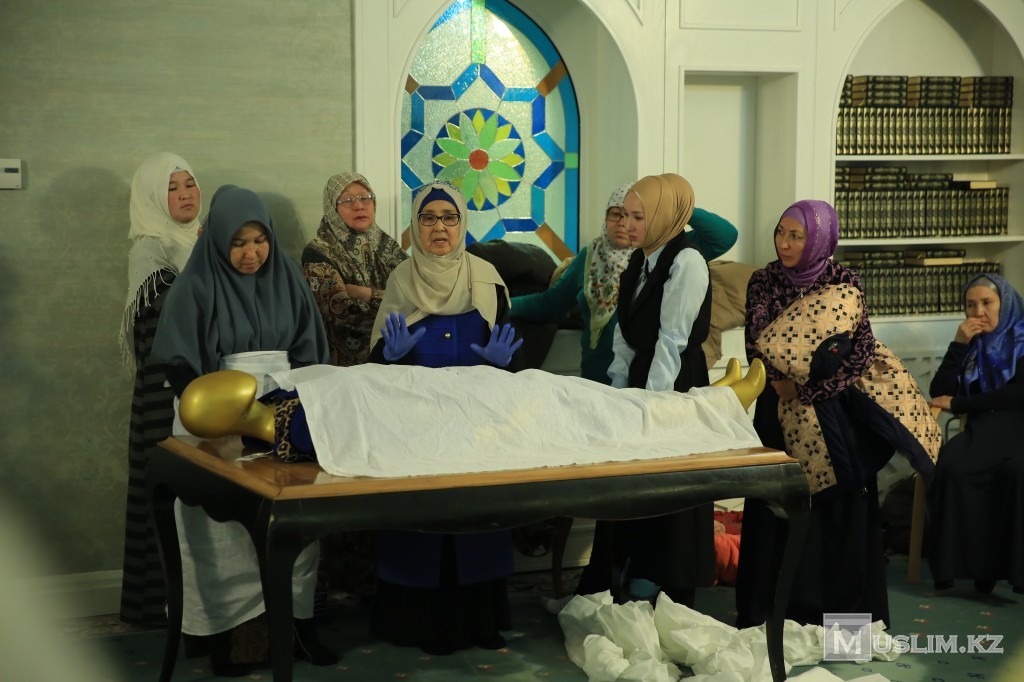 Секс пәк жас қыз