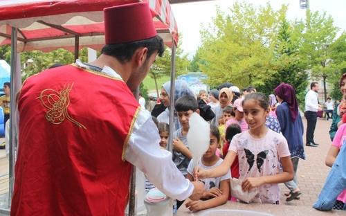 Лучший способ для привлечения детей в мечети придумали в Турции