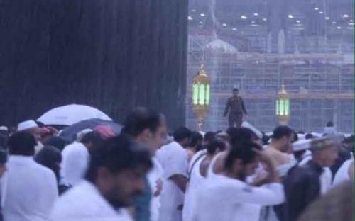 Небывалые дожди в Мекке не причинили вреда паломникам