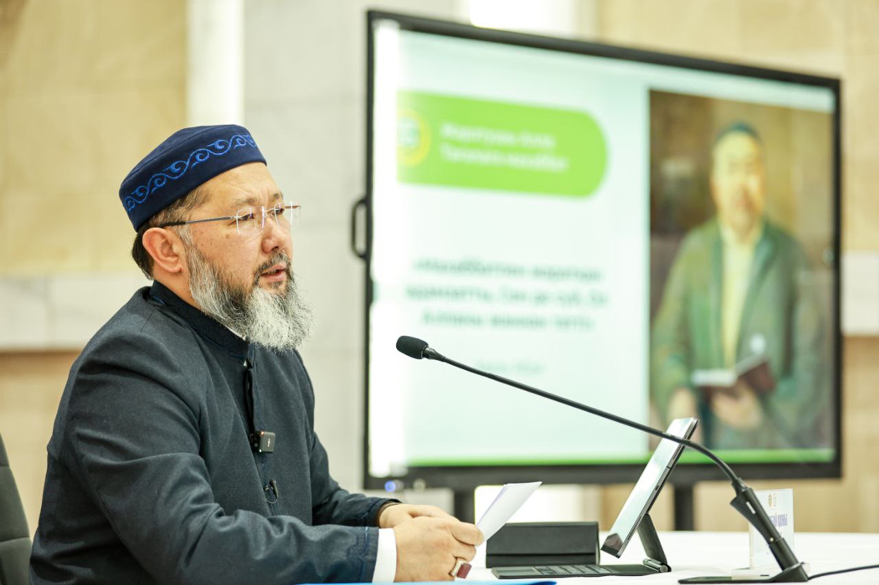 БАС МҮФТИ МЕДРЕСЕ ШӘКІРТТЕРІНЕ ДӘРІС ОҚЫДЫ