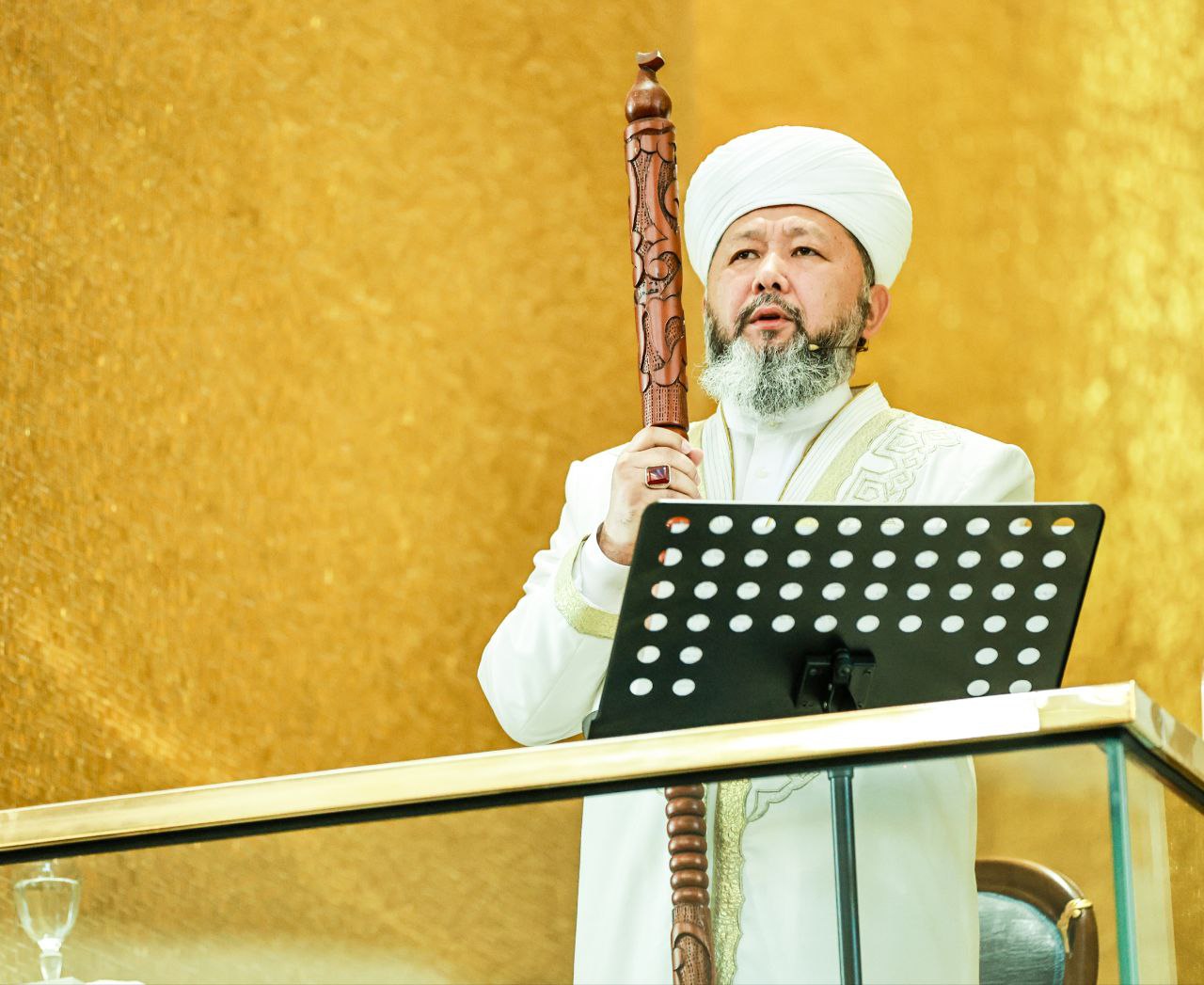 БАС МҮФТИ ЕЛОРДАДА АЙТ НАМАЗЫН ЖҮРГІЗІП, УАҒЫЗ АЙТТЫ (ФОТО)