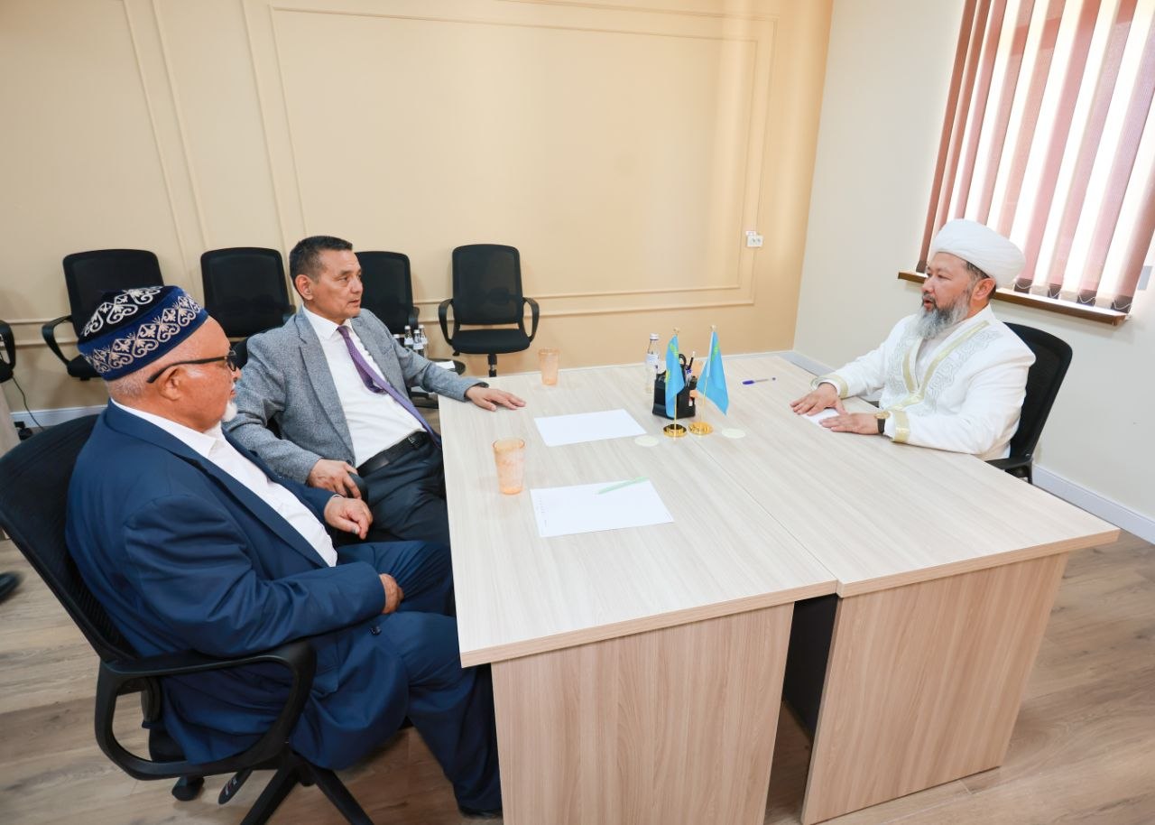 БАС МҮФТИ ТҮРКІСТАНДА САРАПШЫЛАР КЕҢЕСІ МҮШЕЛЕРІН ҚАБЫЛДАДЫ