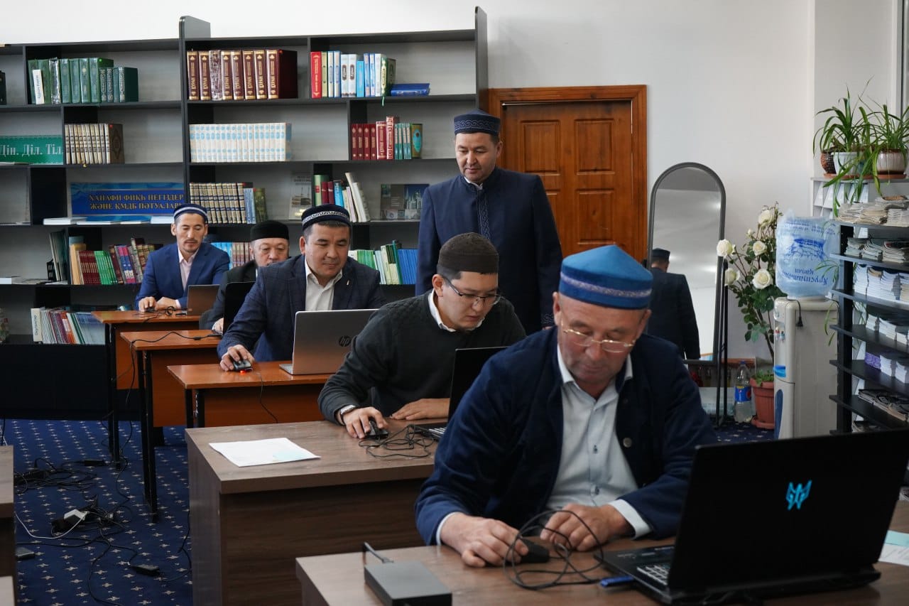 ПАВЛОДАРДА ДІН ҚЫЗМЕТКЕРЛЕРІН АТТЕСТАТТАУ ӨТТІ (ФОТО)