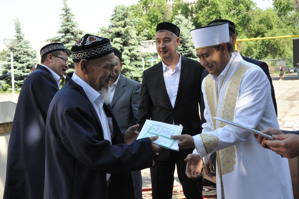 имам казахстана. муфтий казахстана наурызбай кажы таганулы. главный имам мира. казахи религия. главный имам россии.